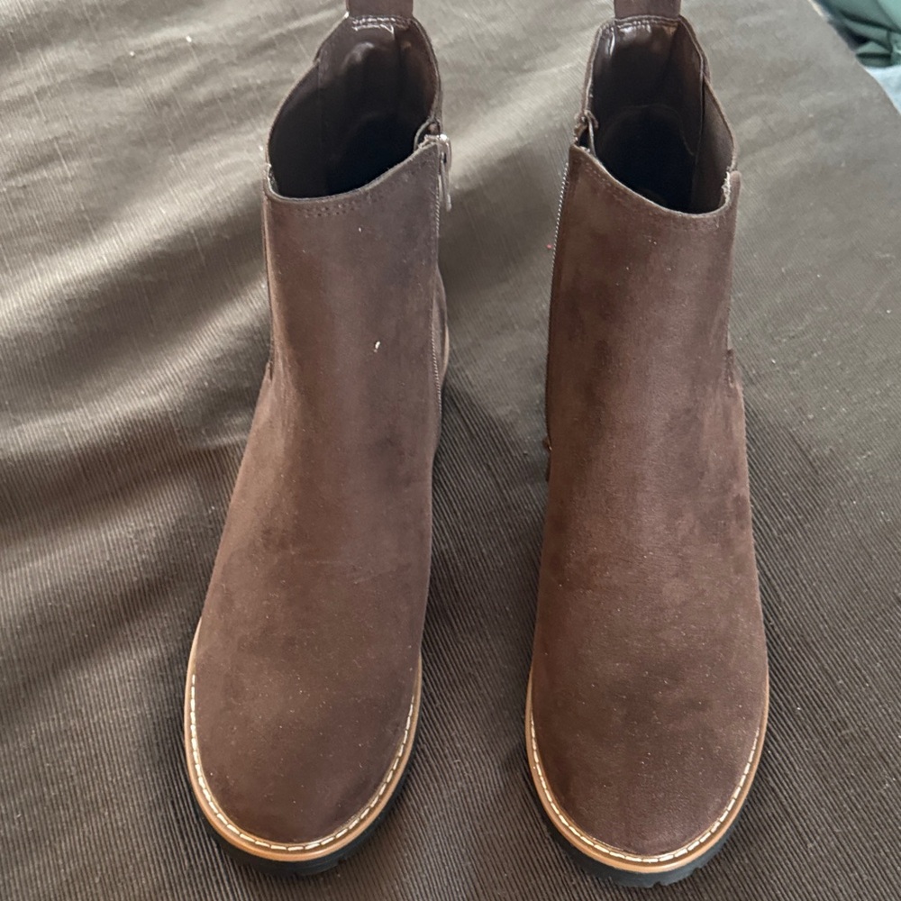 New! Kensie Brown Suede Kayla Ankle Boots